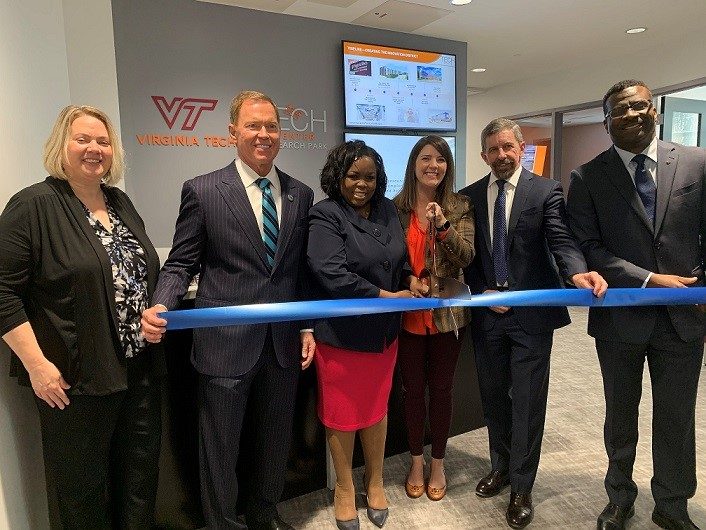 Newport News Center celebrates opening of new location with ribbon cutting